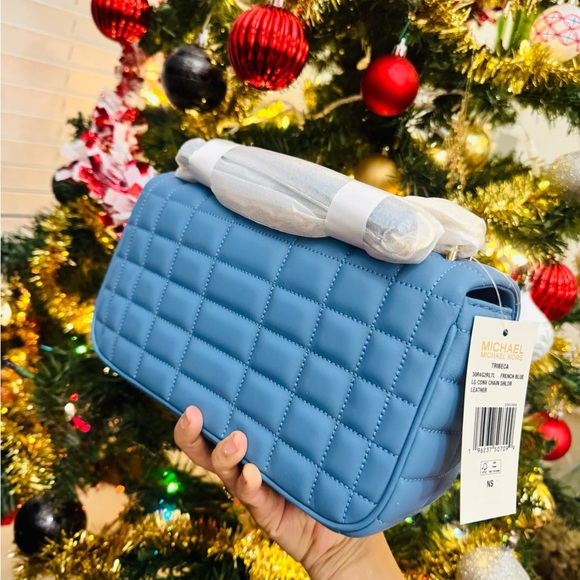 Michael Kors Tribeca Large Quilted Leather Shoulder Bag - Picture 4 of 9